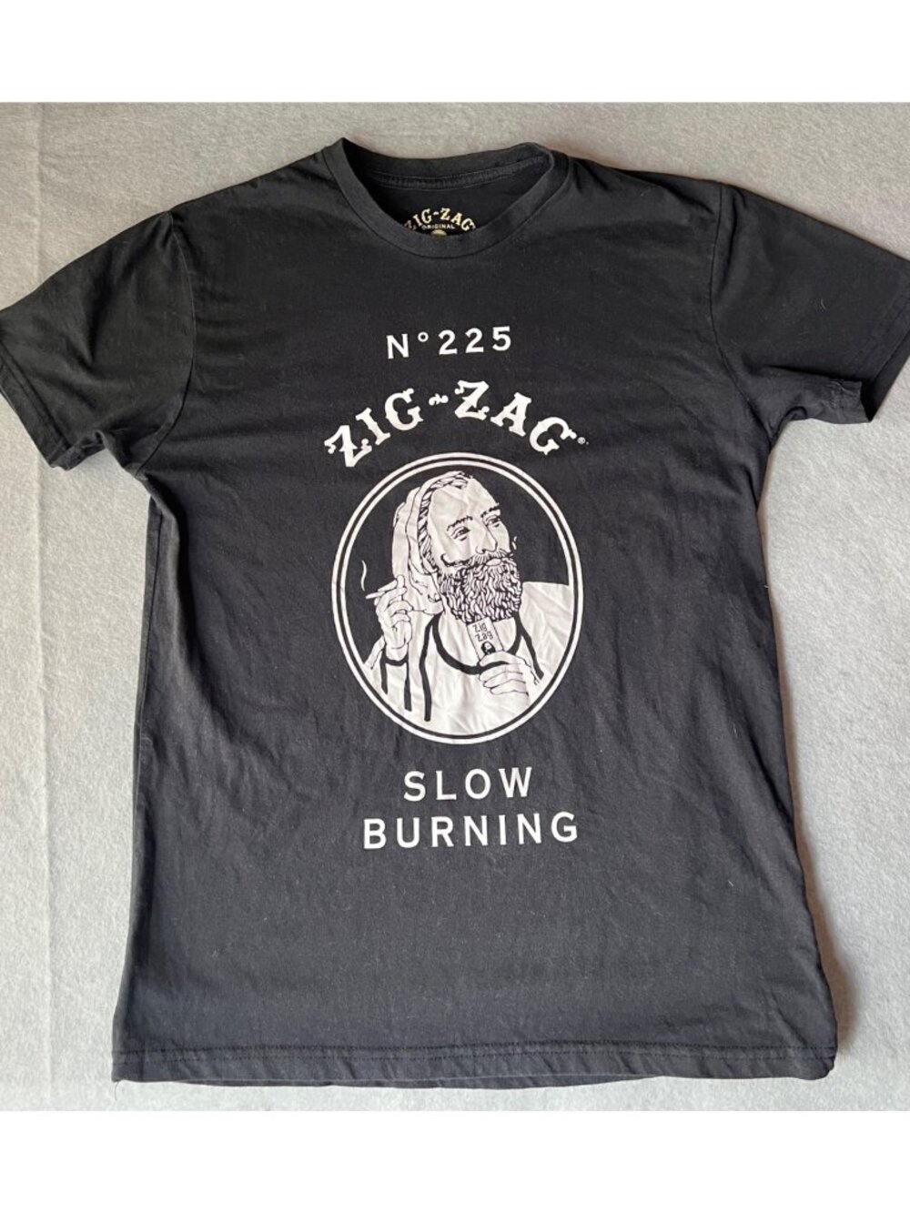 Zig-Zag T-shirt Size S No. 225 Black & White Graphic Slow Burning Design